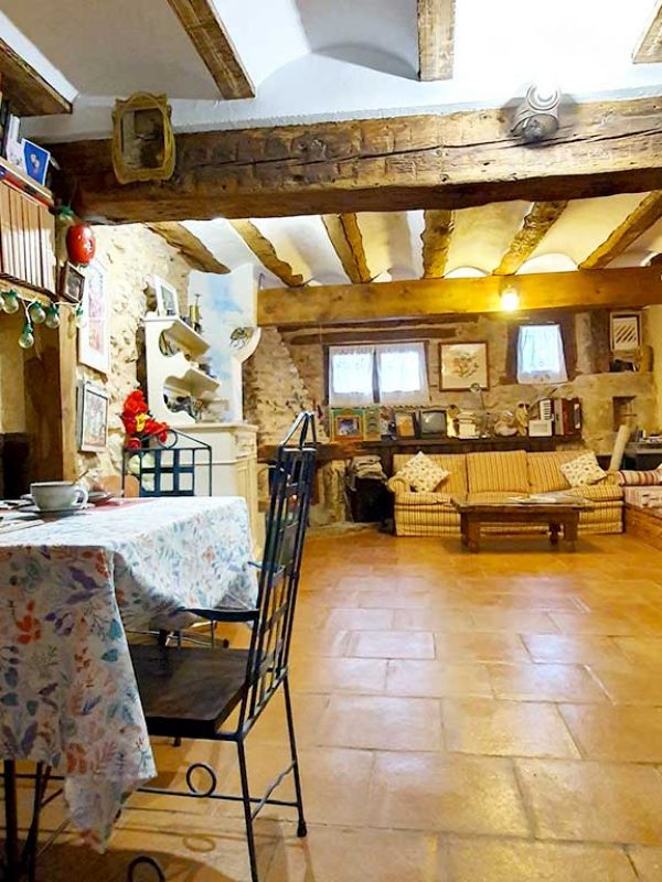 salón-completo-casa-rural-el-bú-peralejos-de-las-truchas salón-completo-casa-rural-el-bú-peralejos-de-las-truchas